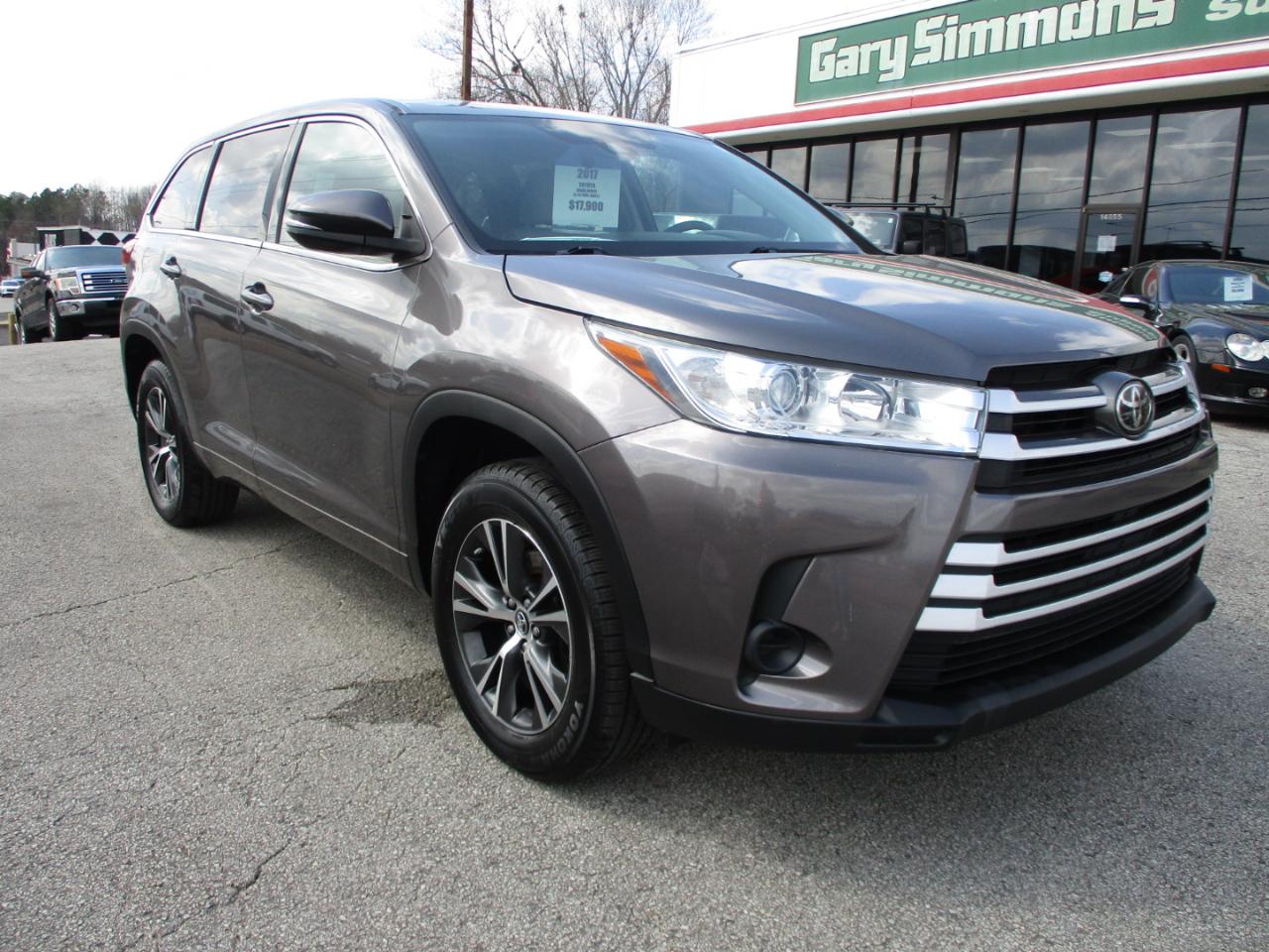 Toyota Highlander LE I4 FWD (Natl) 2017