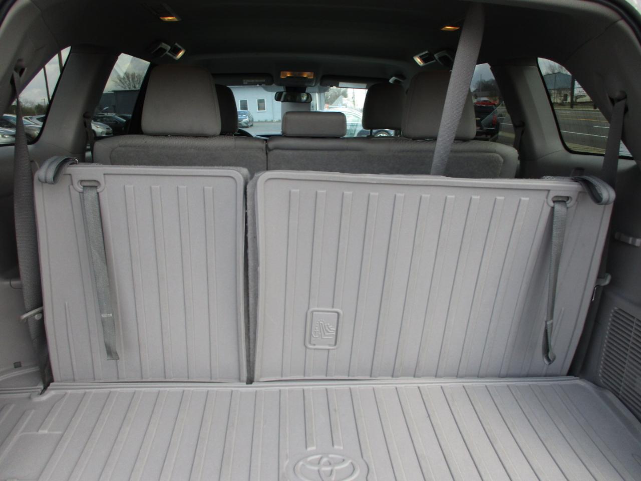 Toyota Highlander LE I4 FWD (Natl) 2017