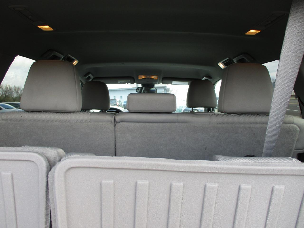 Toyota Highlander LE I4 FWD (Natl) 2017