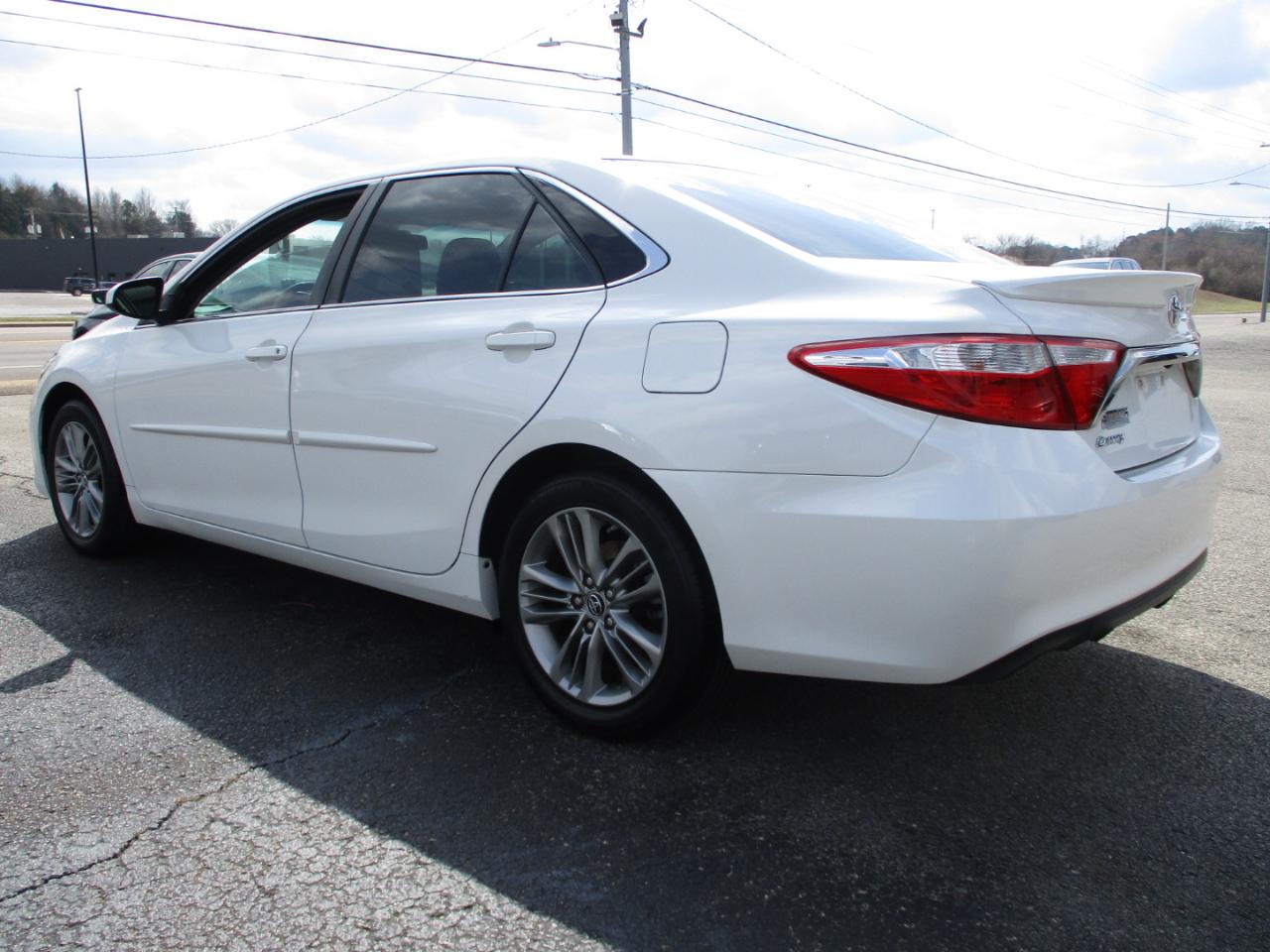 Toyota Camry 4dr Sdn I4 Auto SE w/Special Edition Pkg (Natl) 2016