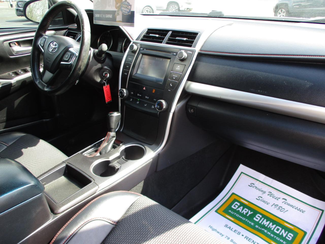 Toyota Camry 4dr Sdn I4 Auto SE w/Special Edition Pkg (Natl) 2016