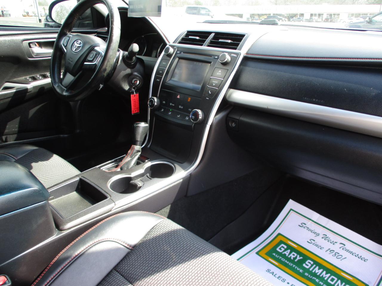 Toyota Camry 4dr Sdn I4 Auto SE w/Special Edition Pkg (Natl) 2016