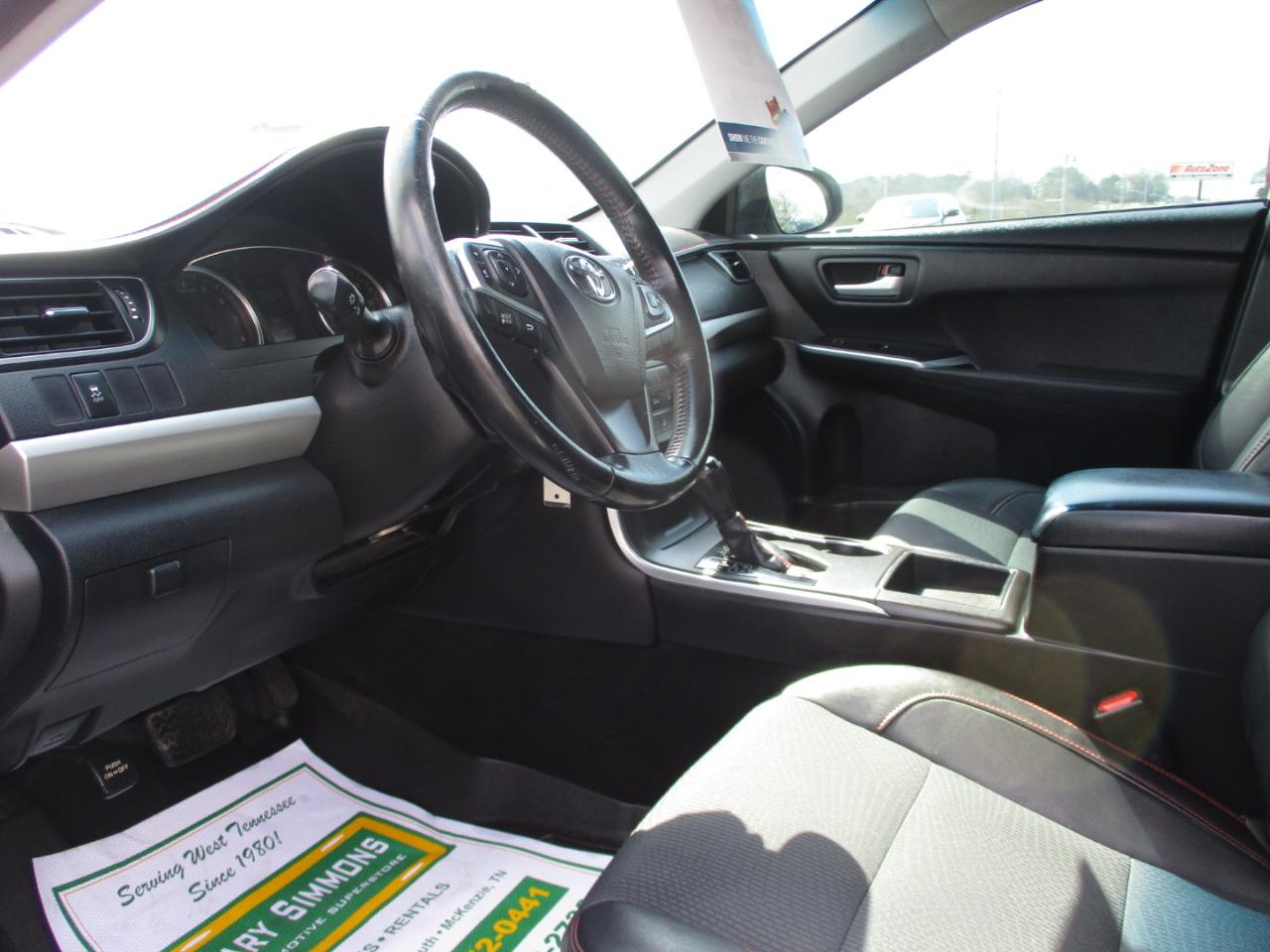 Toyota Camry 4dr Sdn I4 Auto SE w/Special Edition Pkg (Natl) 2016