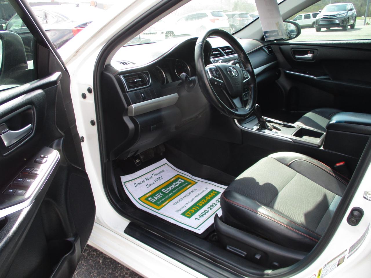 Toyota Camry 4dr Sdn I4 Auto SE w/Special Edition Pkg (Natl) 2016