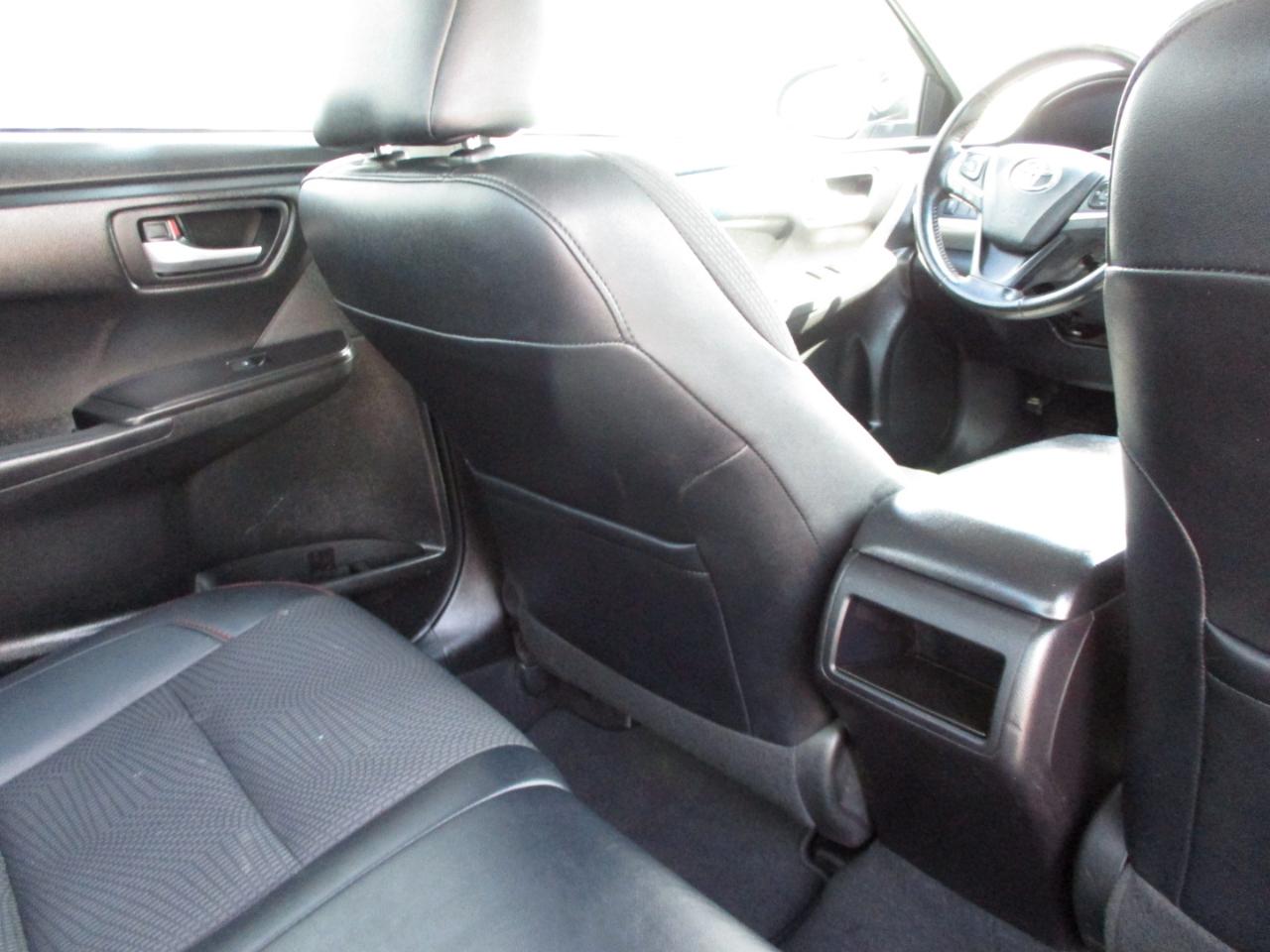 Toyota Camry 4dr Sdn I4 Auto SE w/Special Edition Pkg (Natl) 2016