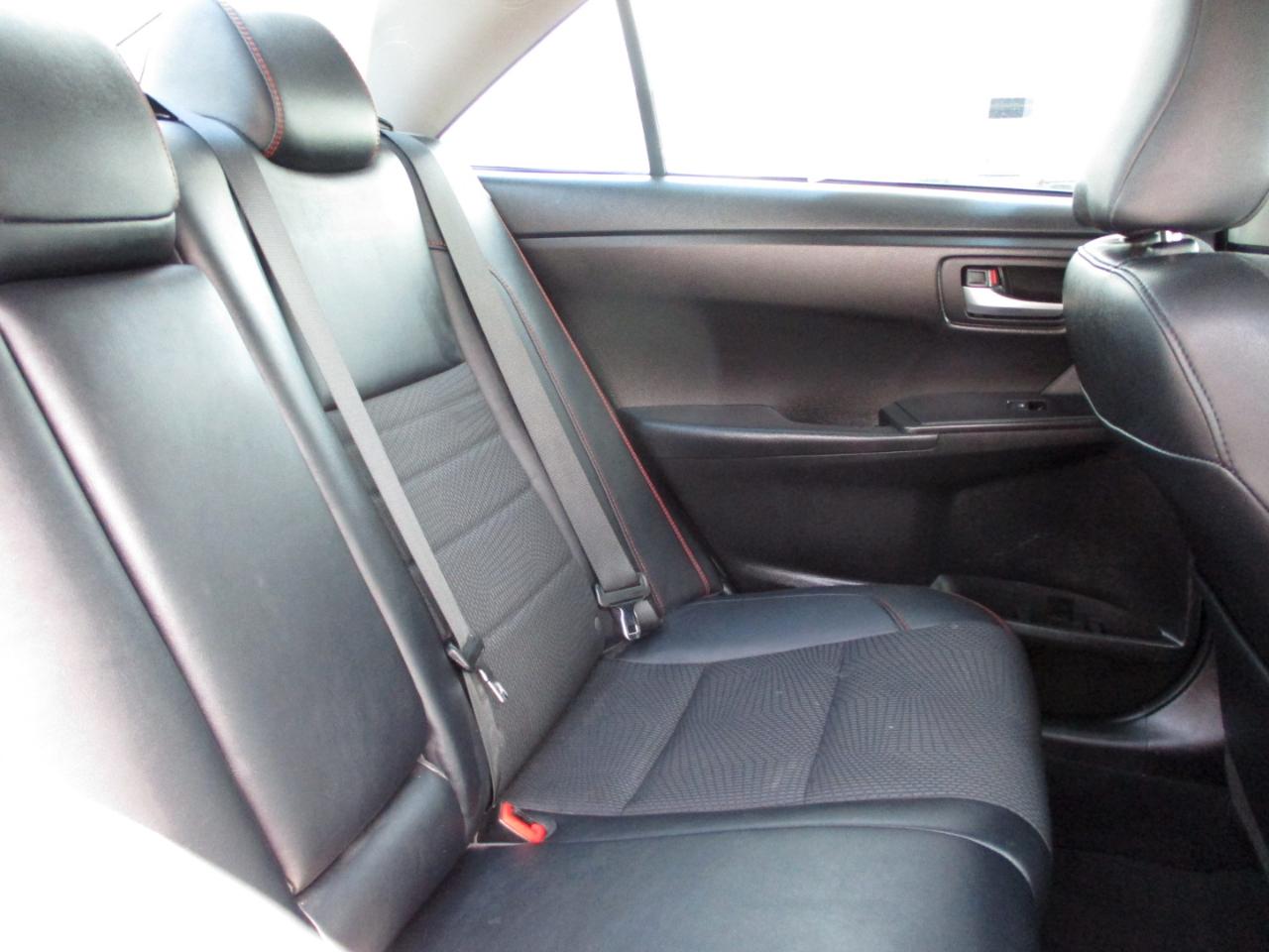 Toyota Camry 4dr Sdn I4 Auto SE w/Special Edition Pkg (Natl) 2016