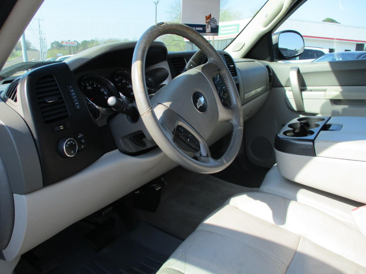 Chevrolet Silverado 1500 4WD Crew Cab 143.5" LT 2012