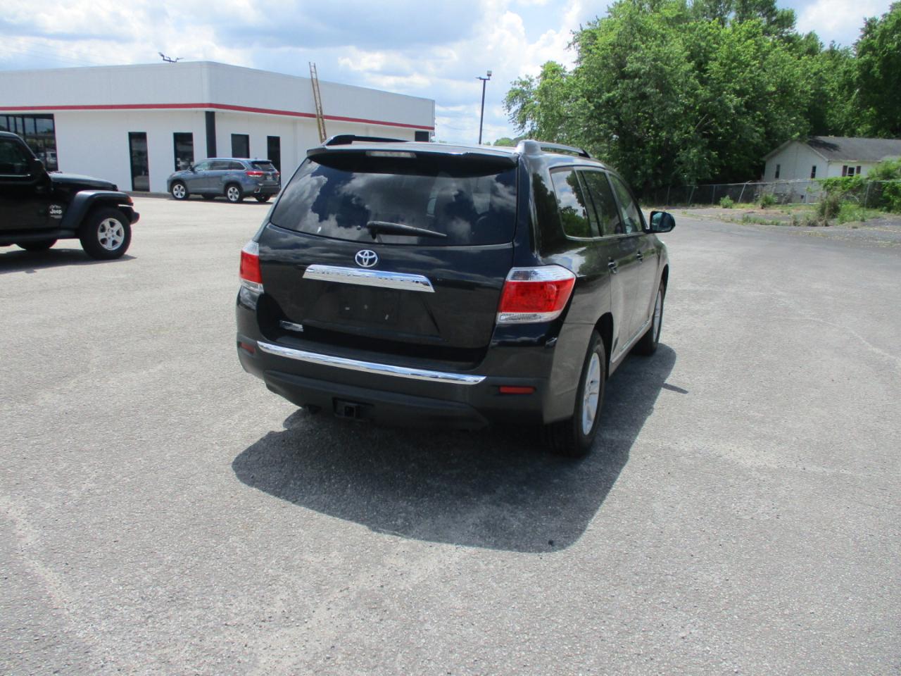 Toyota Highlander FWD 4dr V6 (Natl) 2013