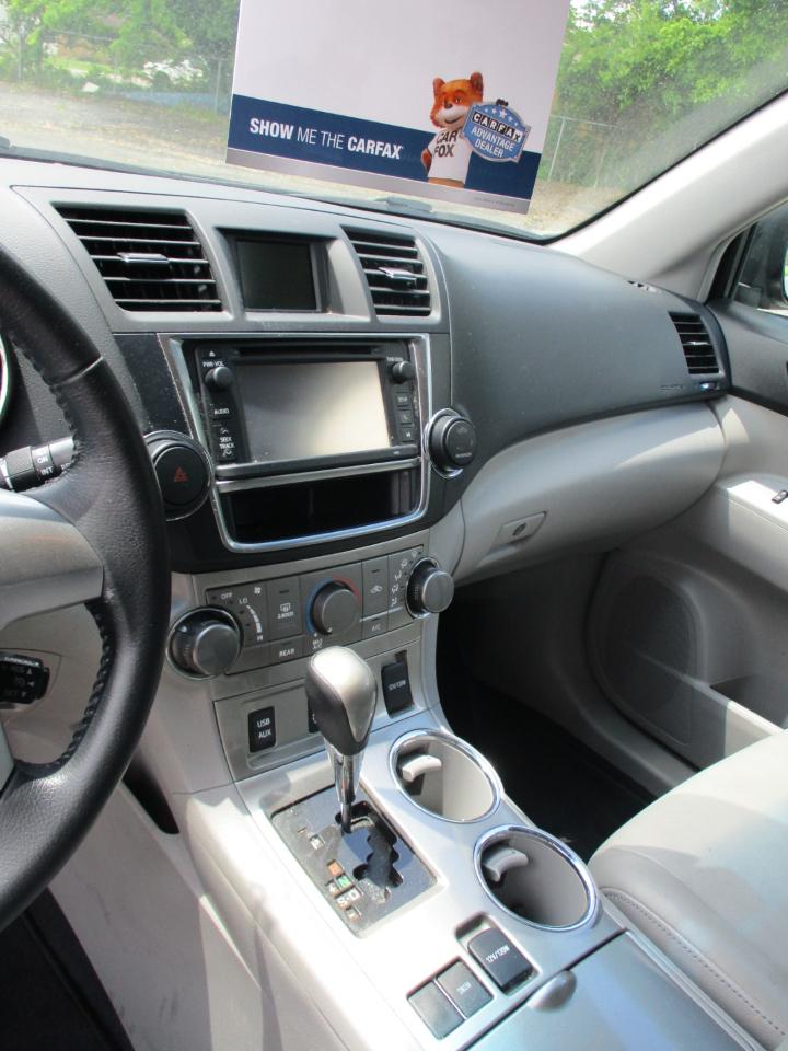 Toyota Highlander FWD 4dr V6 (Natl) 2013