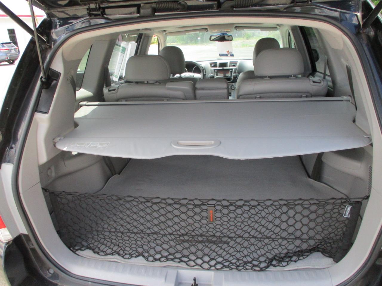 Toyota Highlander FWD 4dr V6 (Natl) 2013