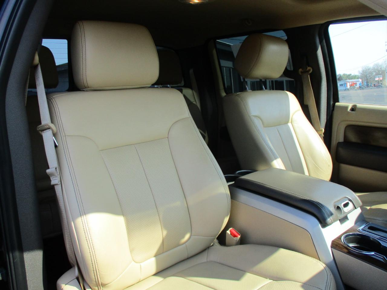 Ford F-150 4WD SuperCrew 145" Lariat 2014