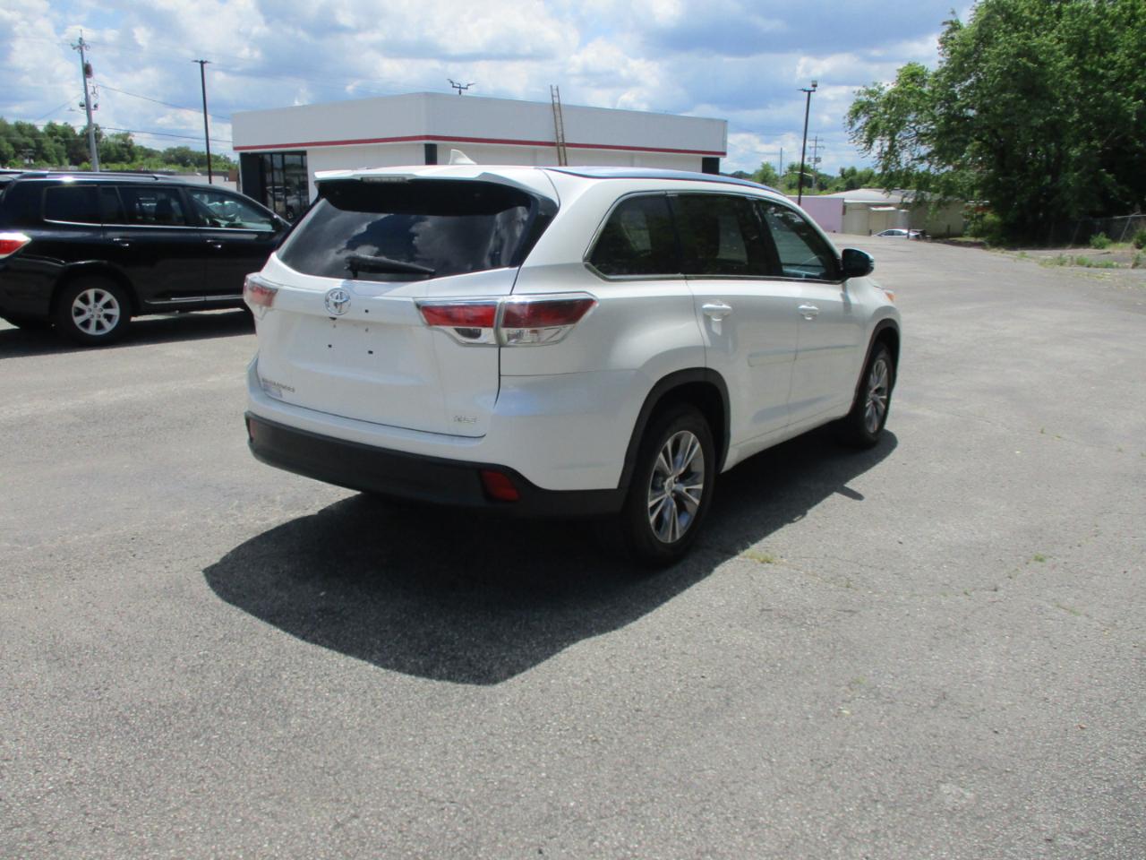 Toyota Highlander FWD 4dr V6 XLE (Natl) 2014