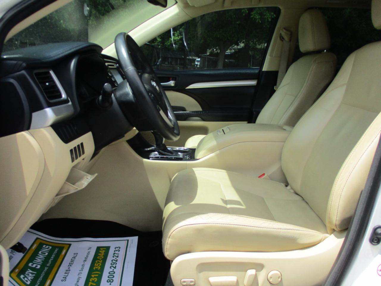 Toyota Highlander FWD 4dr V6 XLE (Natl) 2014