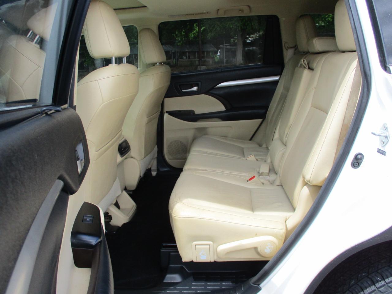 Toyota Highlander FWD 4dr V6 XLE (Natl) 2014