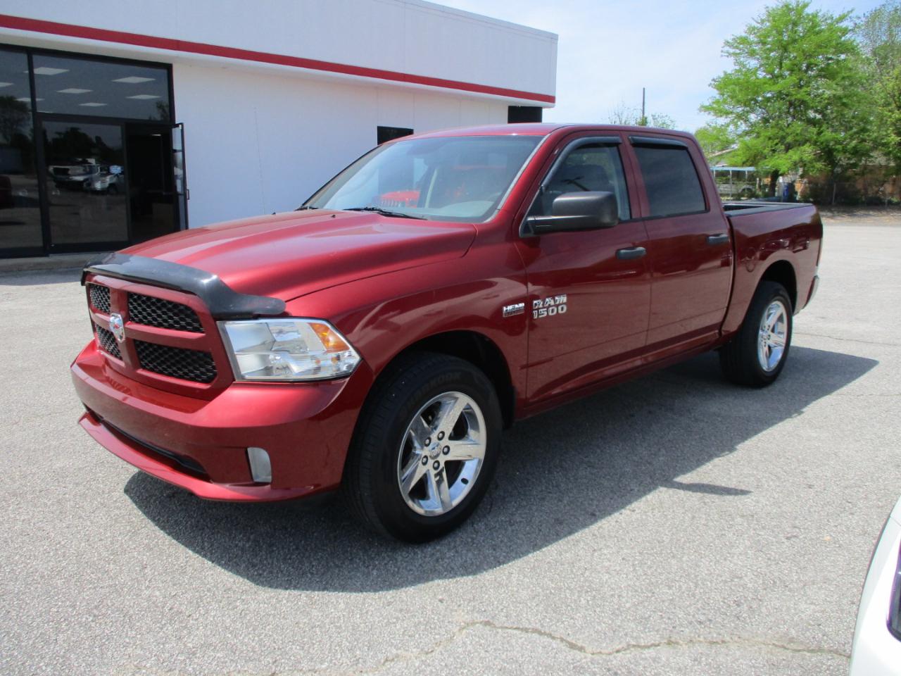RAM 1500 2WD Crew Cab 140.5" Express 2014