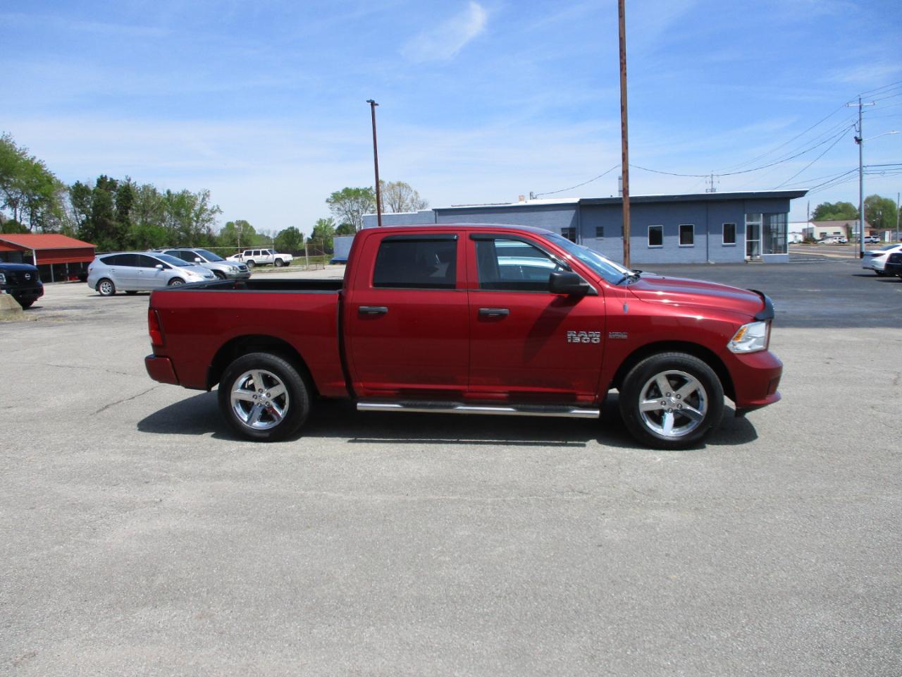 RAM 1500 2WD Crew Cab 140.5" Express 2014