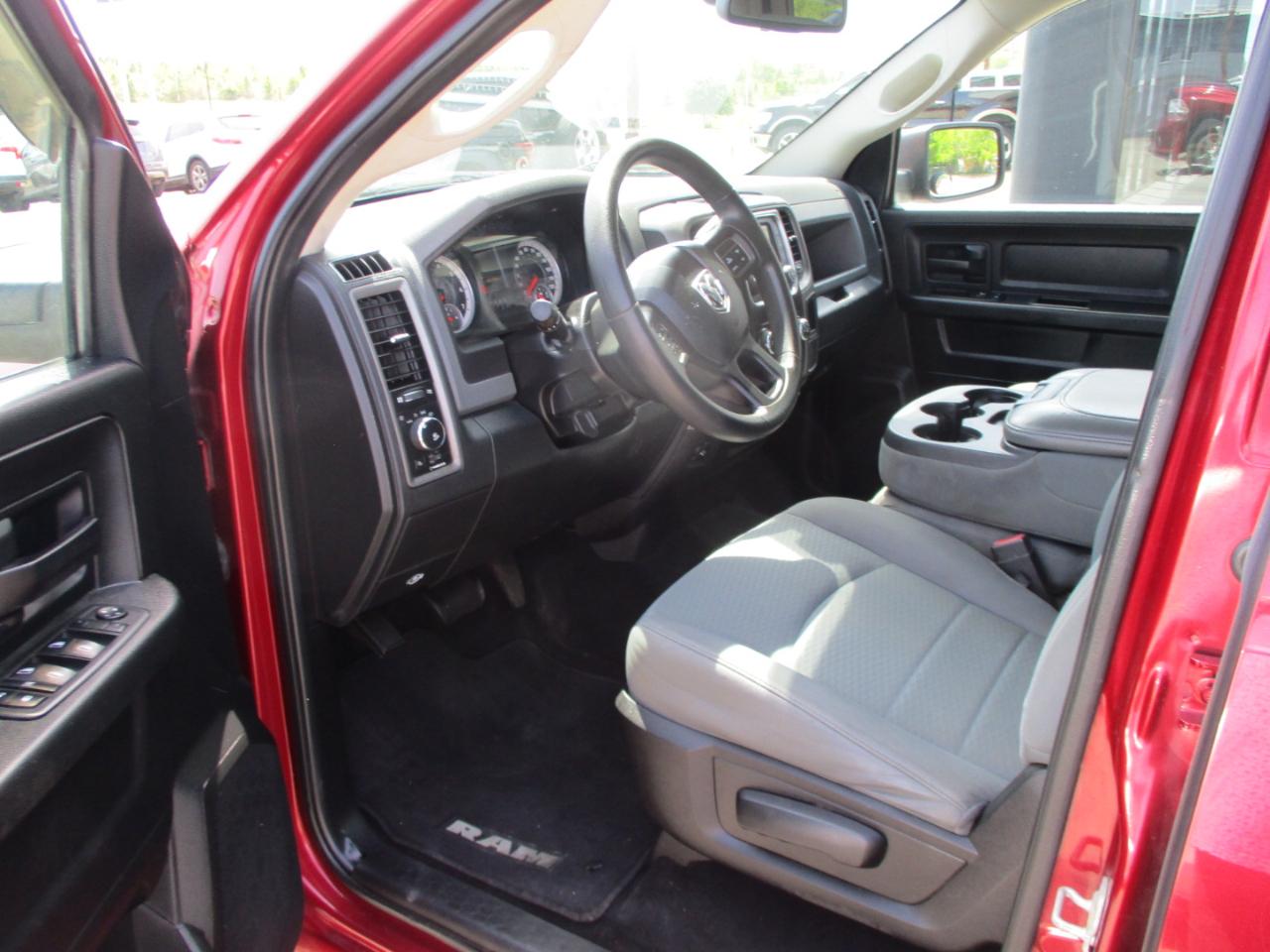 RAM 1500 2WD Crew Cab 140.5" Express 2014