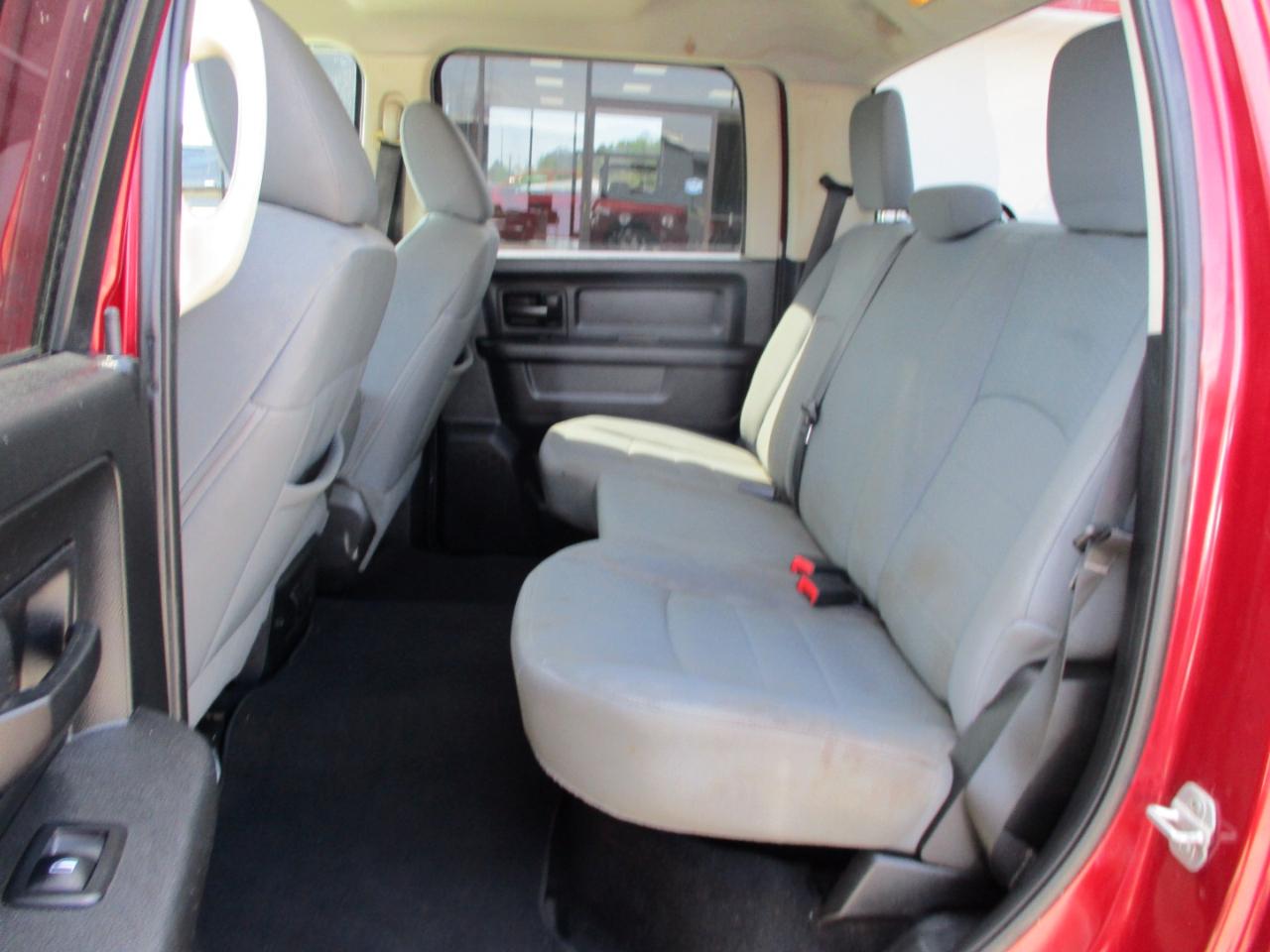 RAM 1500 2WD Crew Cab 140.5" Express 2014