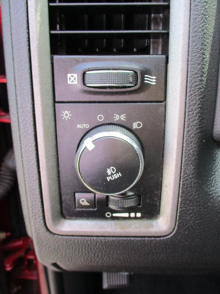 RAM 1500 2WD Crew Cab 140.5" Express 2014