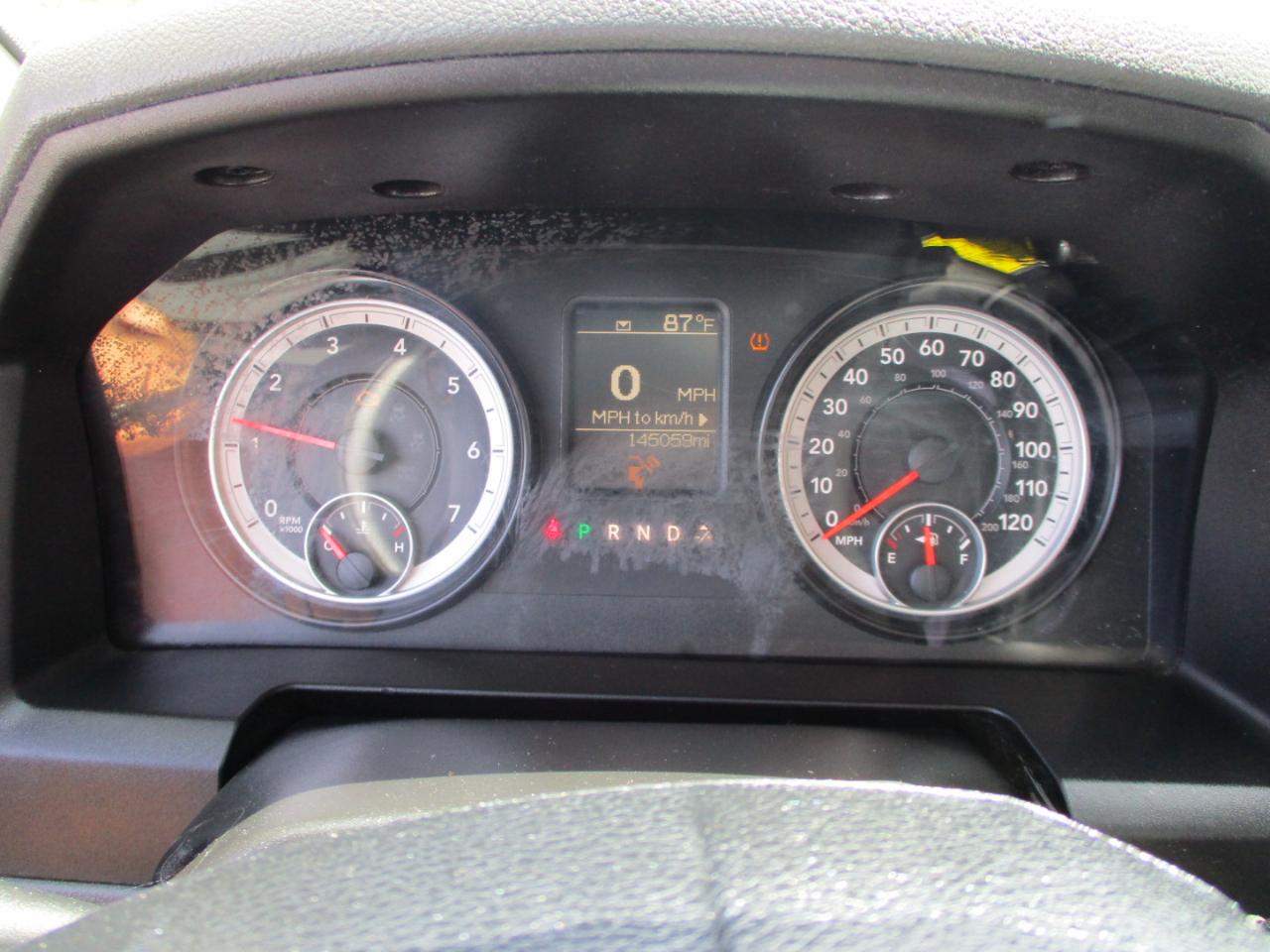 RAM 1500 2WD Crew Cab 140.5" Express 2014