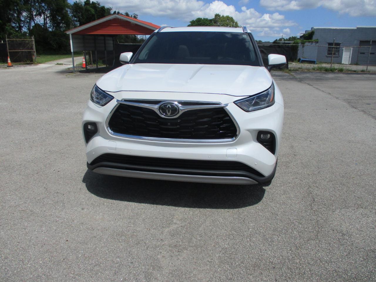 Toyota Highlander Platinum AWD (Natl) 2023