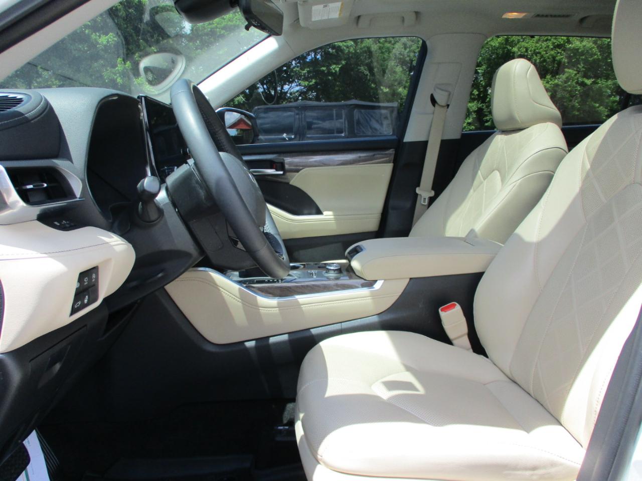 Toyota Highlander Platinum AWD (Natl) 2023