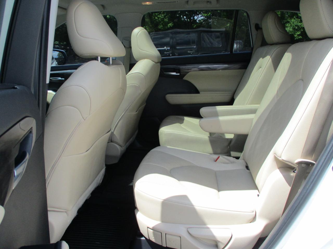 Toyota Highlander Platinum AWD (Natl) 2023