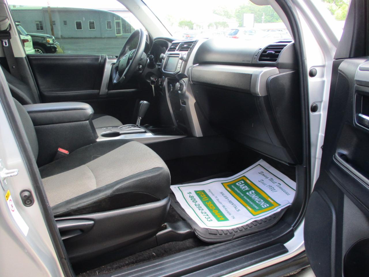 Toyota 4Runner SR5 2WD (Natl) 2019