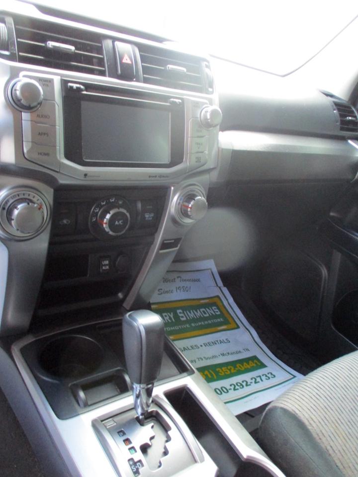 Toyota 4Runner SR5 2WD (Natl) 2019