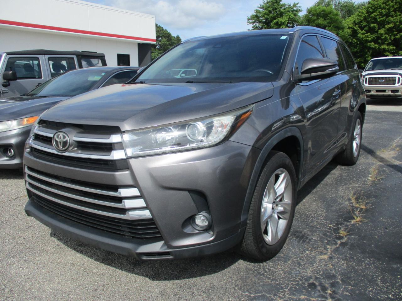 Toyota Highlander Limited V6 FWD (Natl) 2019