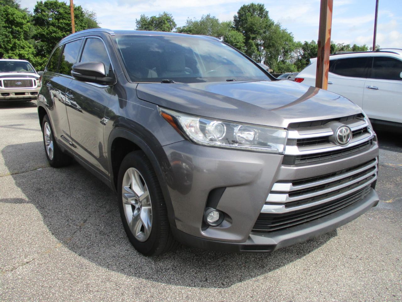 Toyota Highlander Limited V6 FWD (Natl) 2019