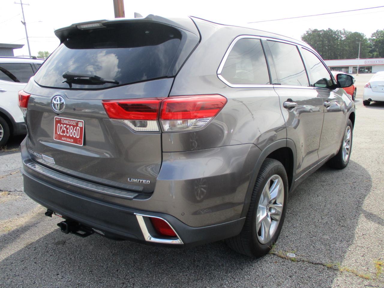 Toyota Highlander Limited V6 FWD (Natl) 2019