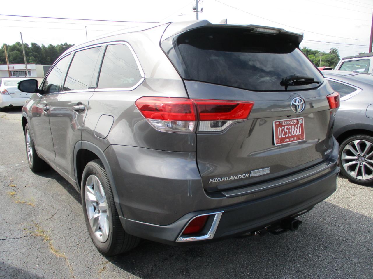 Toyota Highlander Limited V6 FWD (Natl) 2019