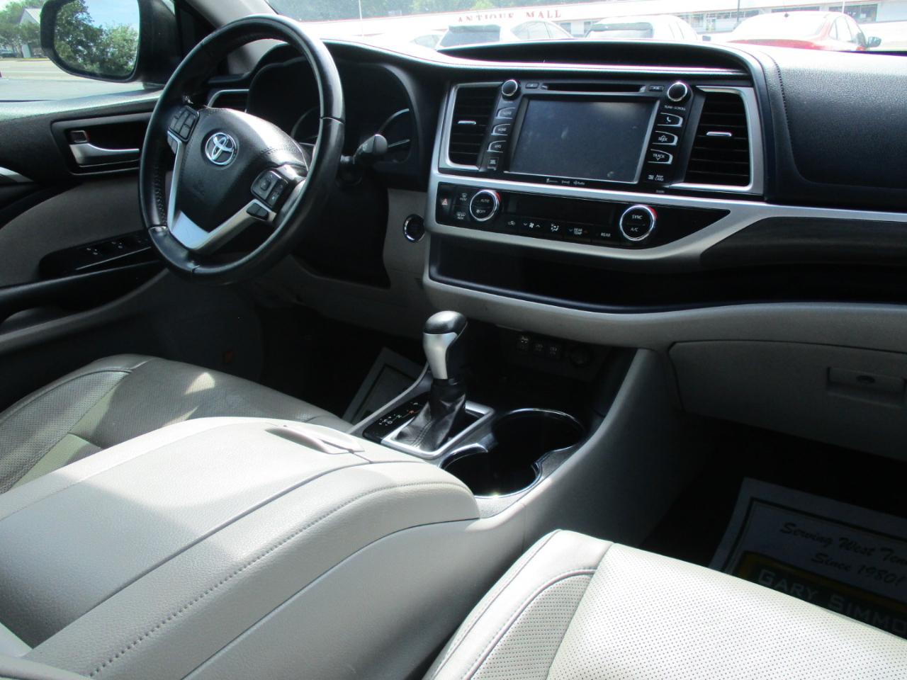 Toyota Highlander Limited V6 FWD (Natl) 2019
