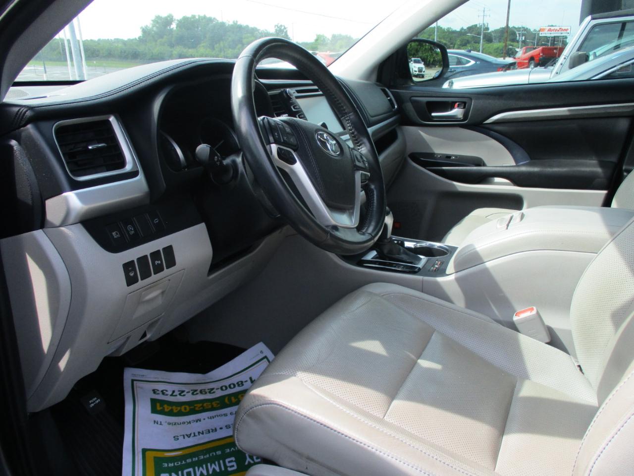 Toyota Highlander Limited V6 FWD (Natl) 2019