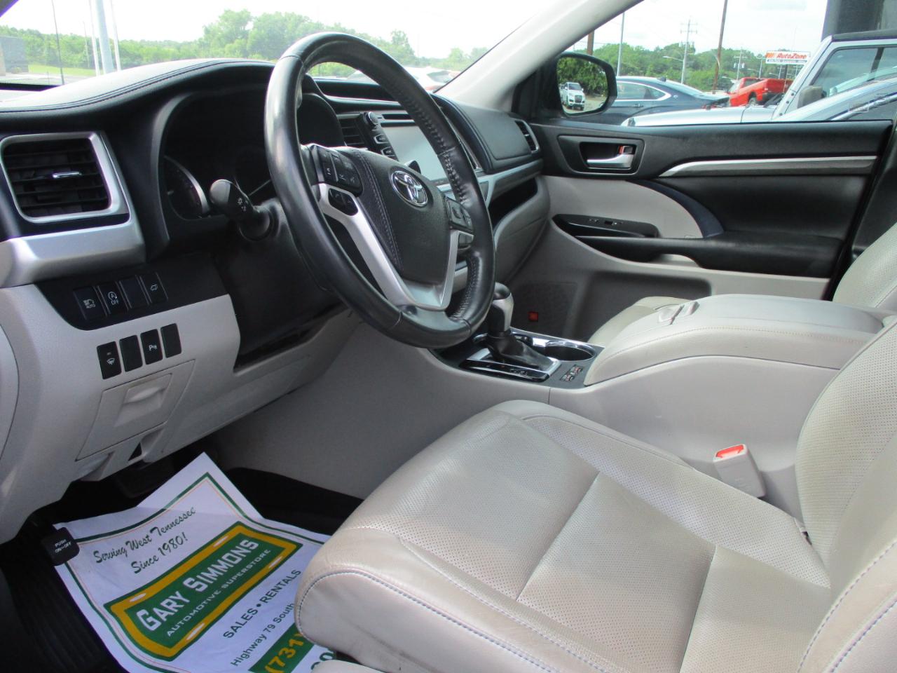Toyota Highlander Limited V6 FWD (Natl) 2019