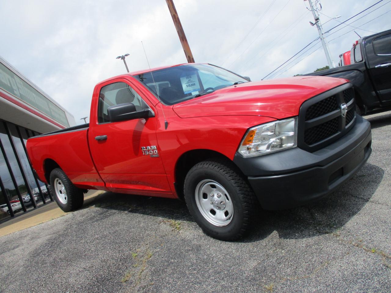 RAM 1500 Classic Tradesman 4x2 Reg Cab 8' Box 2019