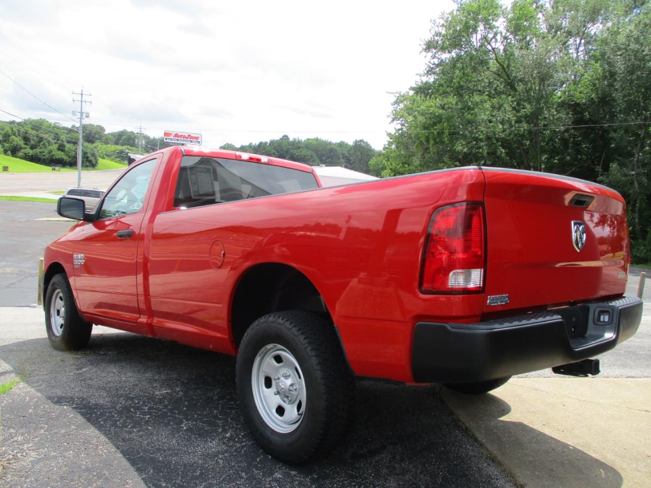 RAM 1500 Classic Tradesman 4x2 Reg Cab 8' Box 2019