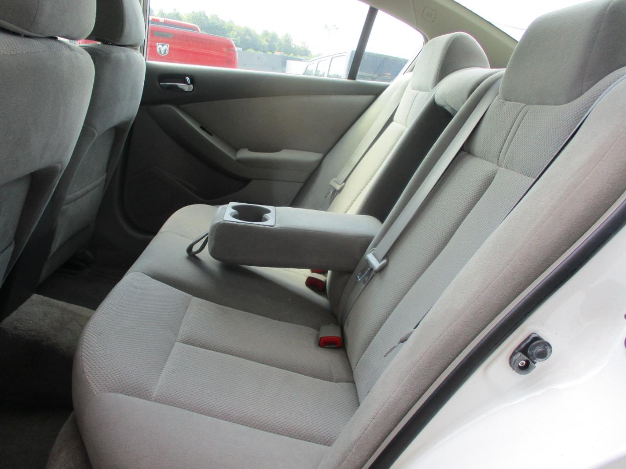 Nissan Altima 4dr Sdn I4 CVT 2.5 S 2008