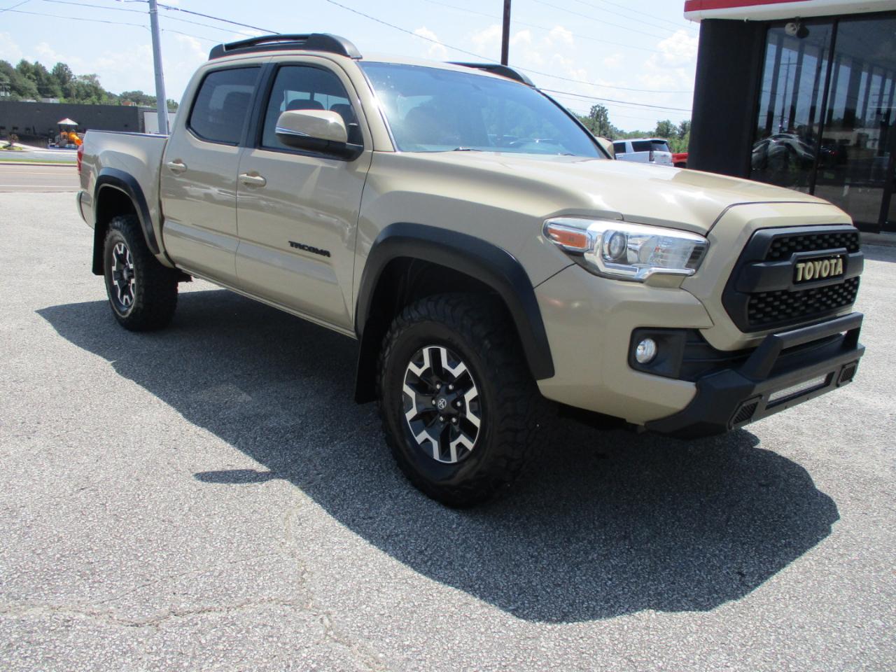 Toyota Tacoma 4WD Double Cab V6 MT TRD Off Road (Natl) 2016
