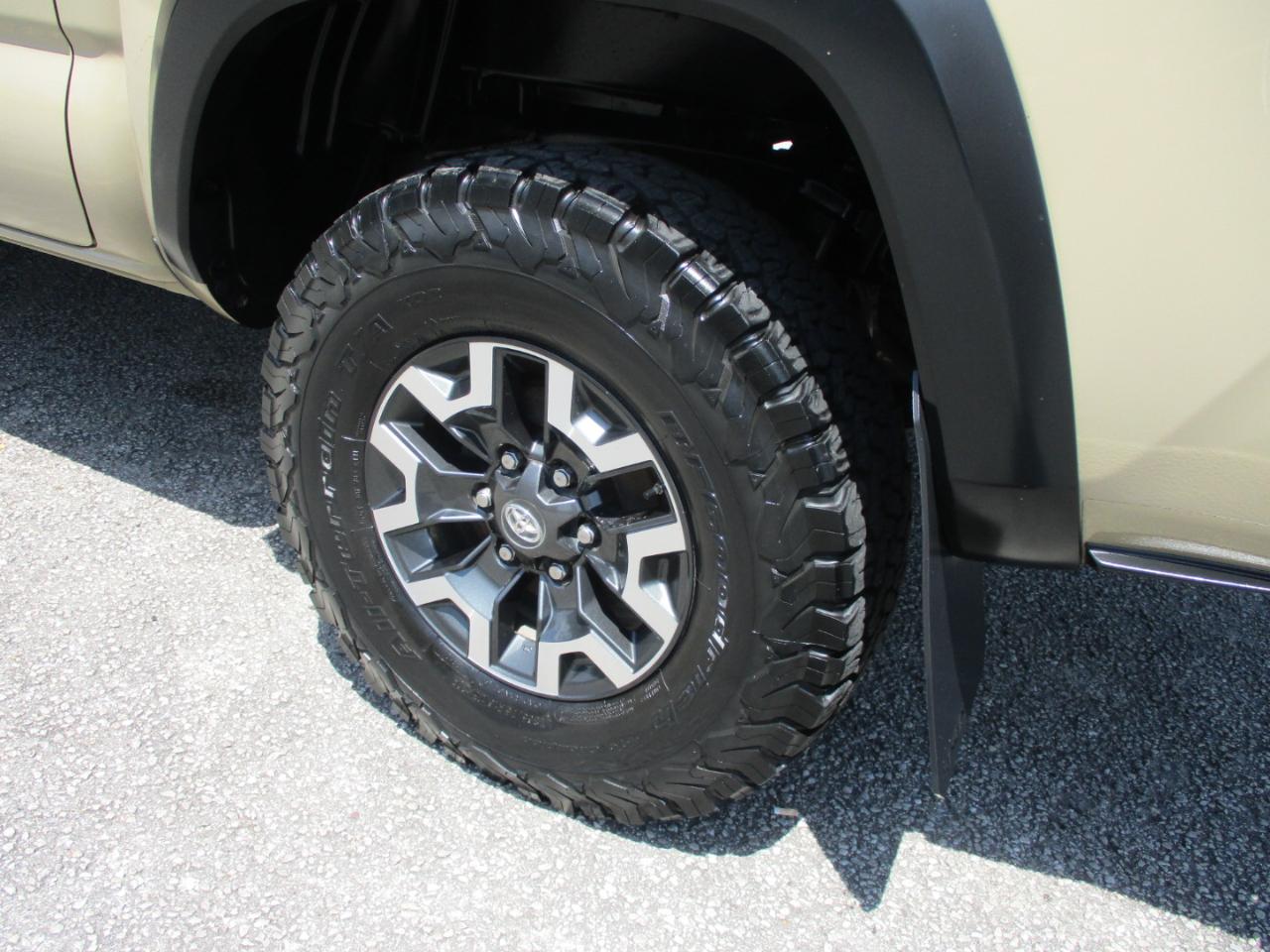 Toyota Tacoma 4WD Double Cab V6 MT TRD Off Road (Natl) 2016
