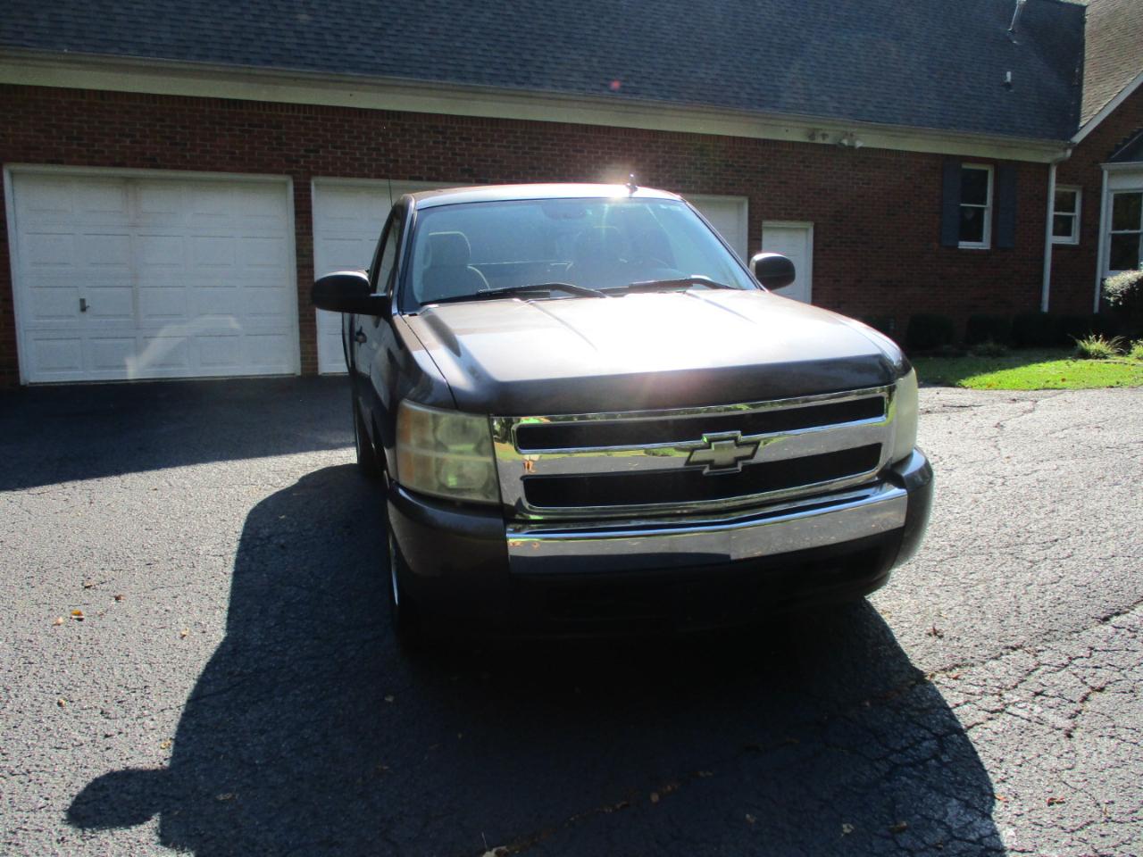 2008 Chevrolet Silverado 1500 2WD Reg Cab 119.0" LT w/1LT