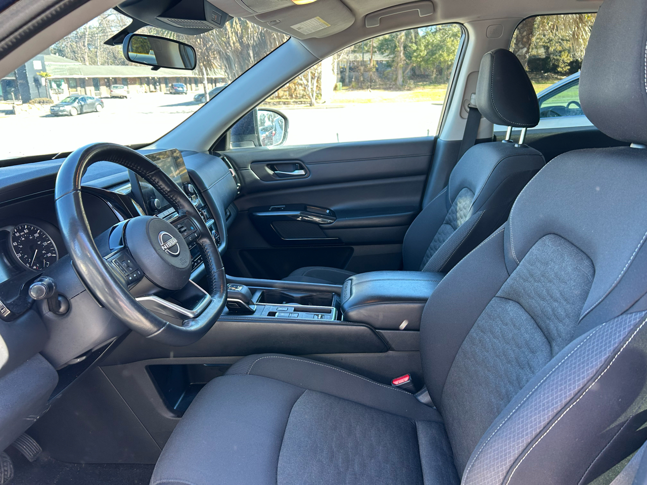 Nissan Pathfinder SV 2022