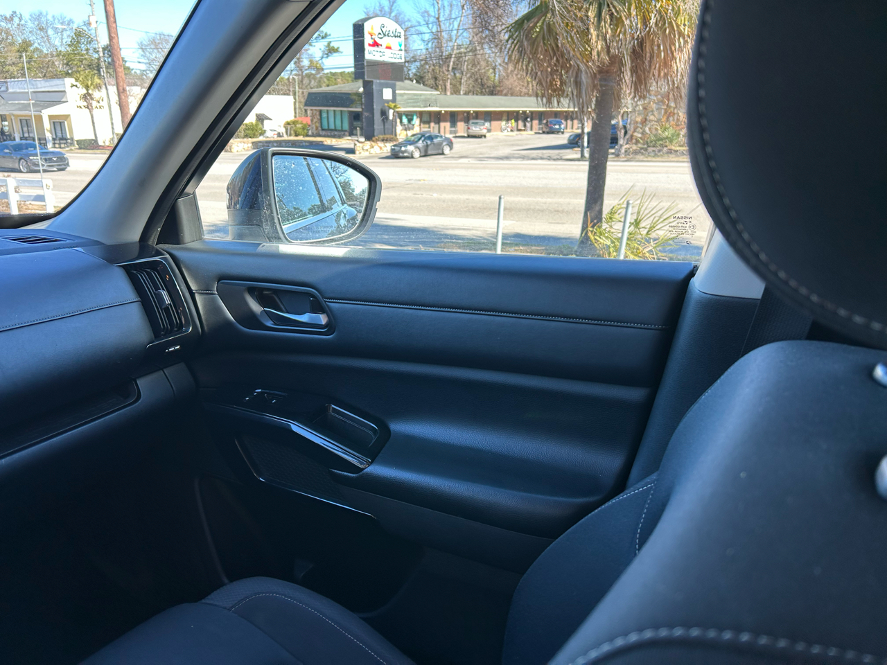 Nissan Pathfinder SV 2022