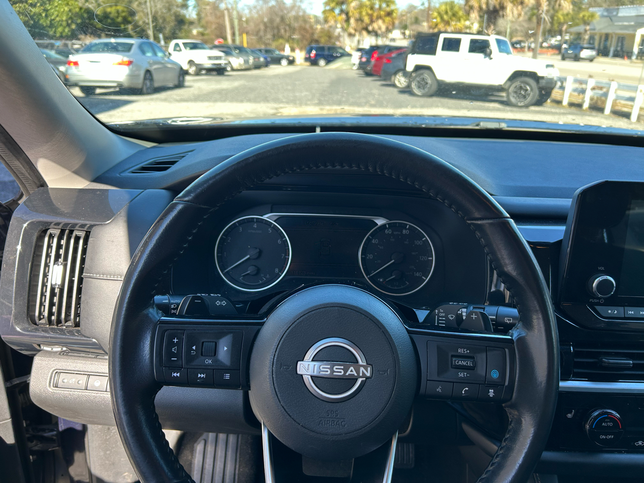 Nissan Pathfinder SV 2022