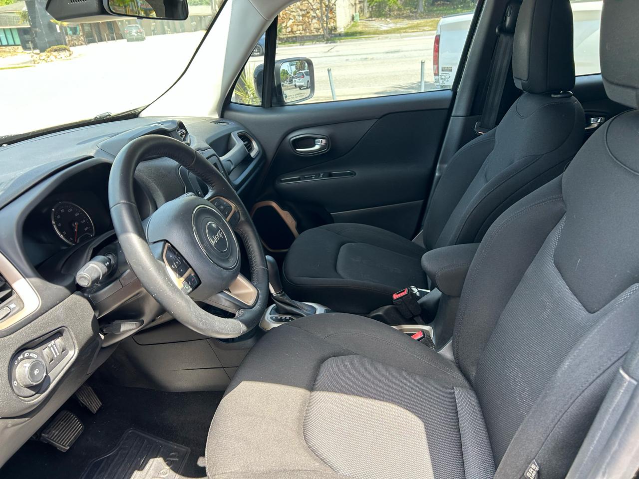 Jeep Renegade Latitude FWD 2017