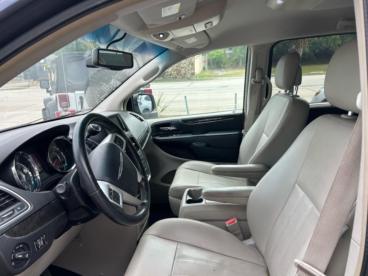 Chrysler Town & Country Touring-L 2015