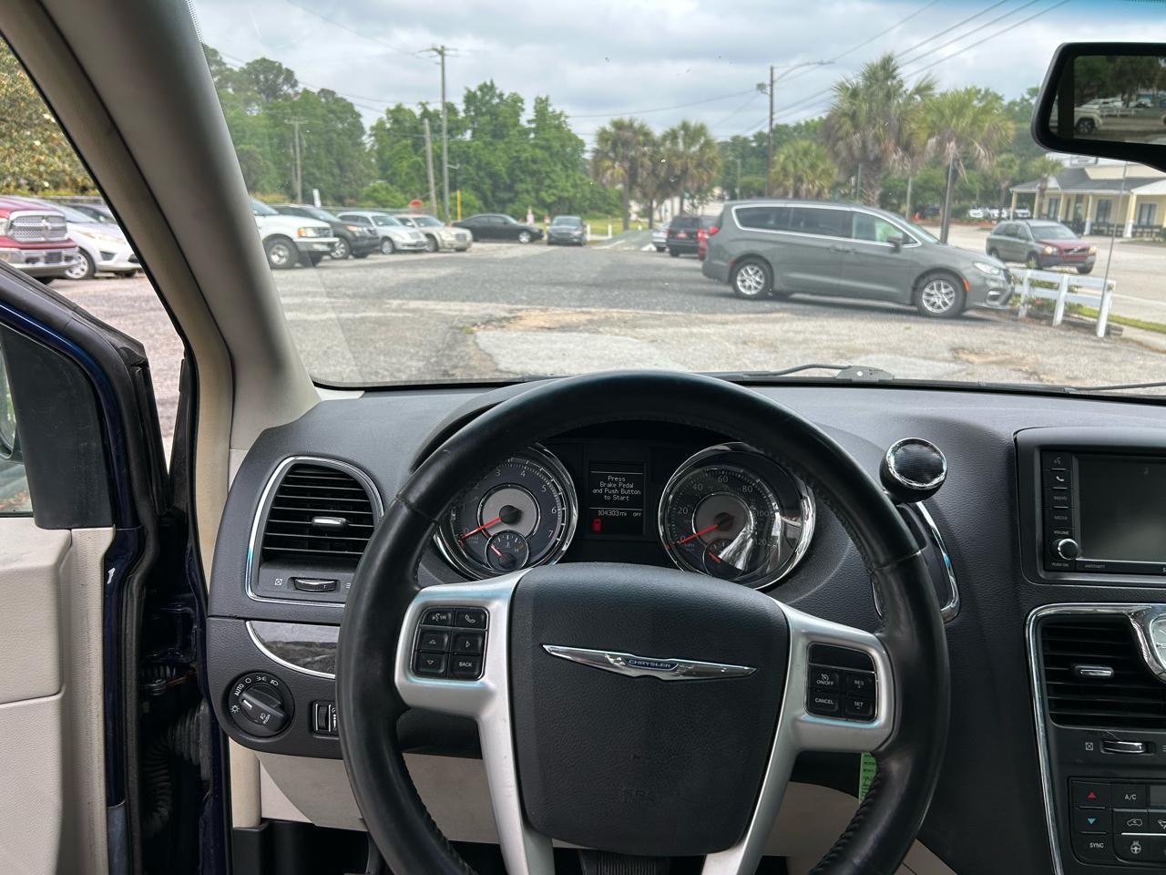 Chrysler Town & Country Touring-L 2015