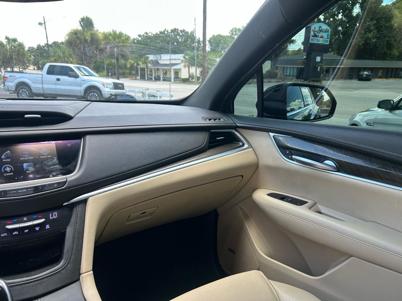 Cadillac XT5 Base 2018