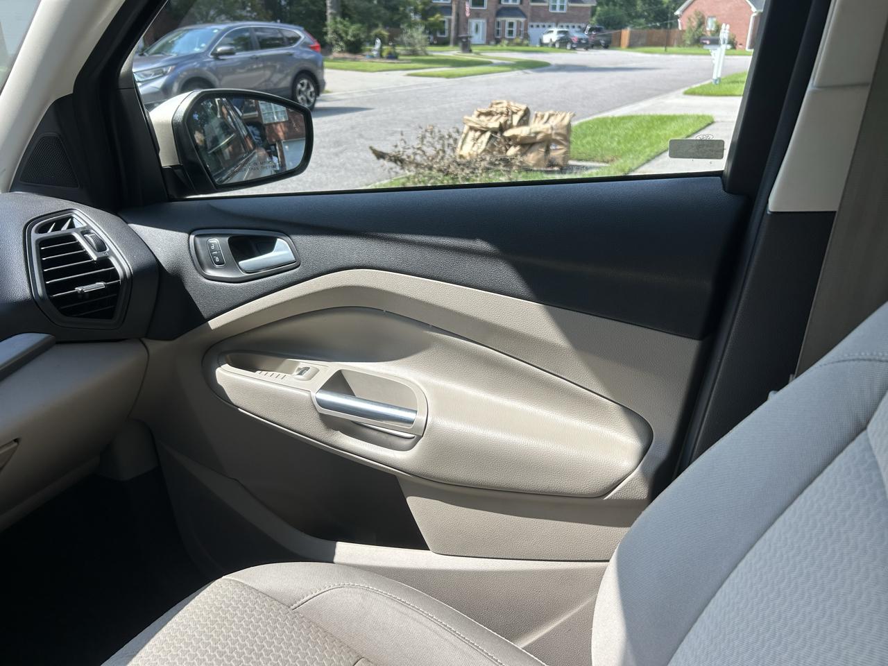 Ford Escape SE FWD 2017
